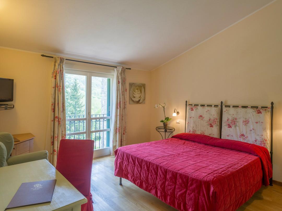 Cà Del Moro Resort Pontremoli Esterno foto